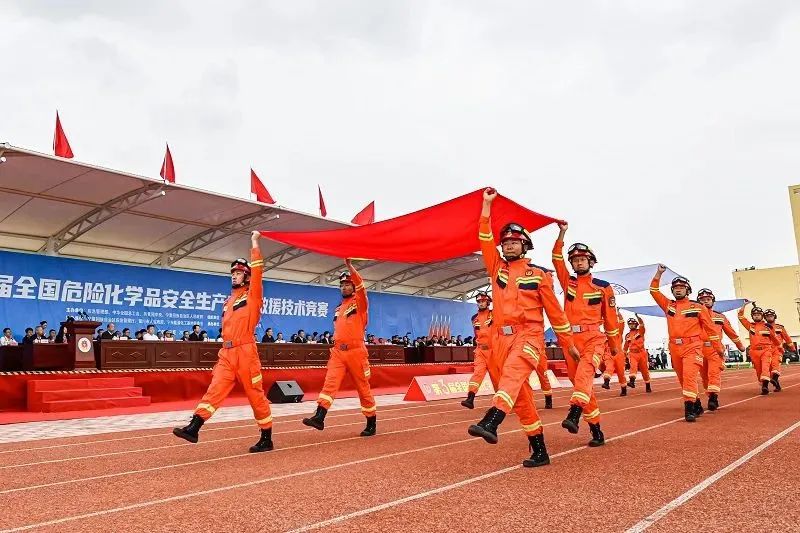 乐天堂官网应急救援车辆惊艳亮相第三届全国危化救援技术竞赛展！