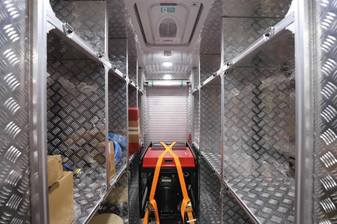乐天堂官网勘察消防车，持续推动火灾调查工作创新发展！