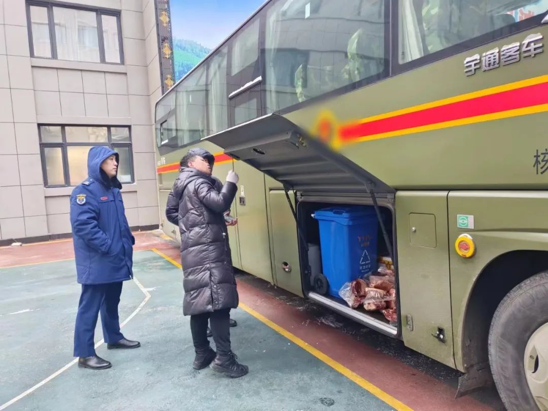 乐天堂官网专用车森林消防车辆冬季服务巡检启动，为守护森林安全贡献力量！