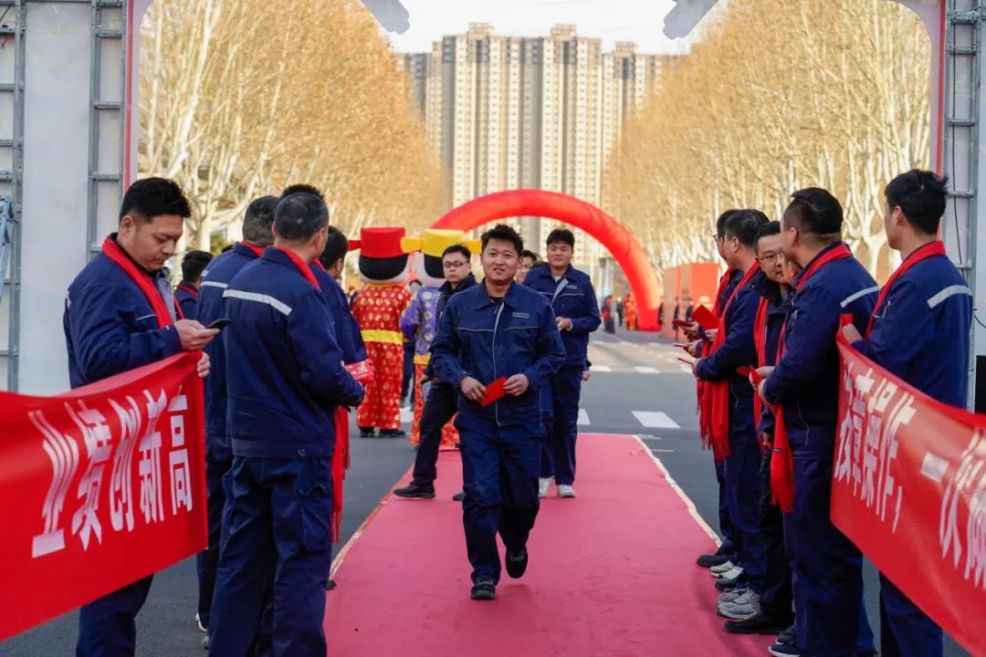 醒狮腾跃启新章 | 乐天堂官网专用车2025年开工盛典燃情开启！