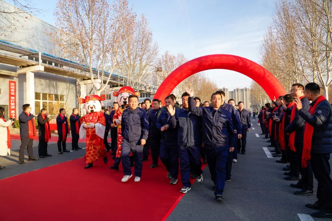 醒狮腾跃启新章 | 乐天堂官网专用车2025年开工盛典燃情开启！