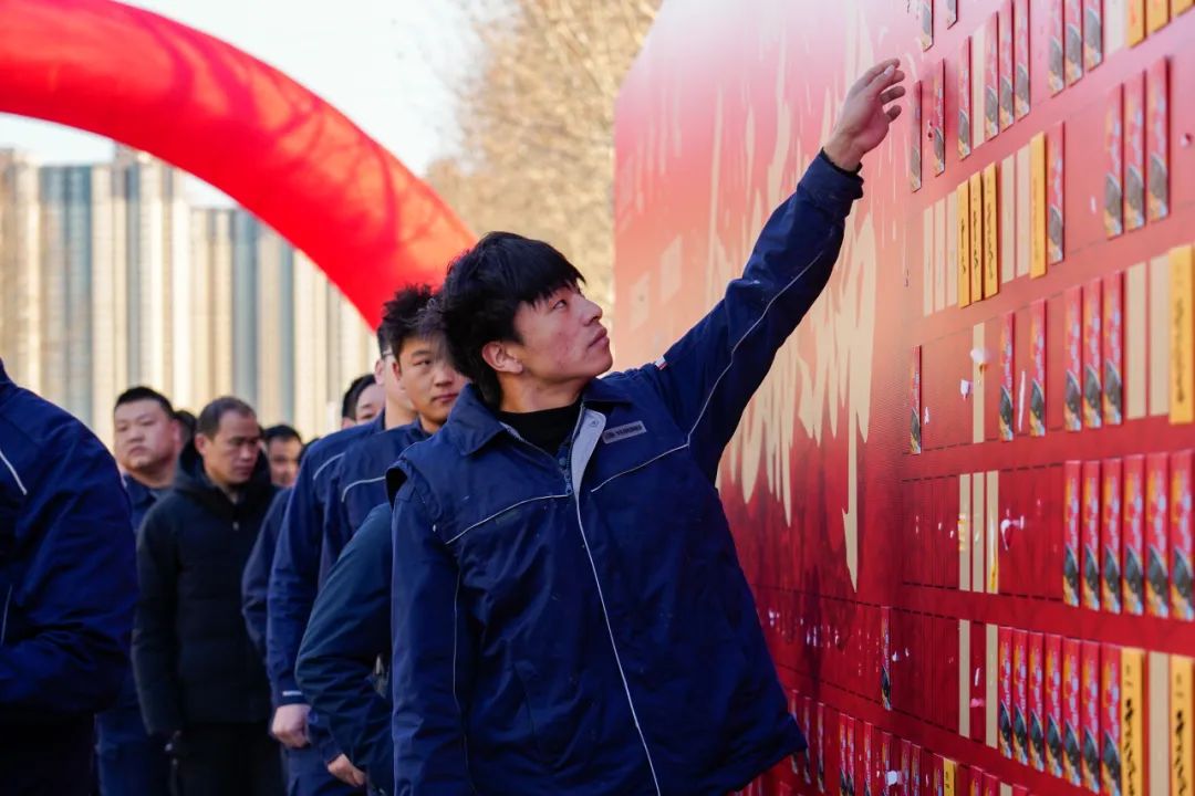 醒狮腾跃启新章 | 乐天堂官网专用车2025年开工盛典燃情开启！