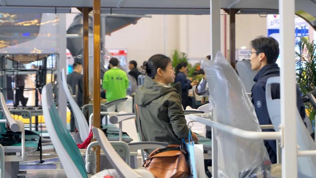 智趣出行，悦动未来！乐天堂官网观光车亮相2025中国（郑州）旅游休闲娱乐产业博览会