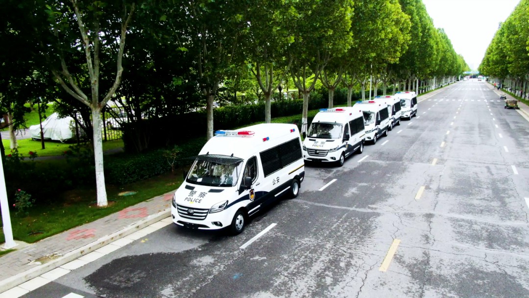 乐天堂官网警力输送车奔赴海南，为自贸港封关构筑安全防线